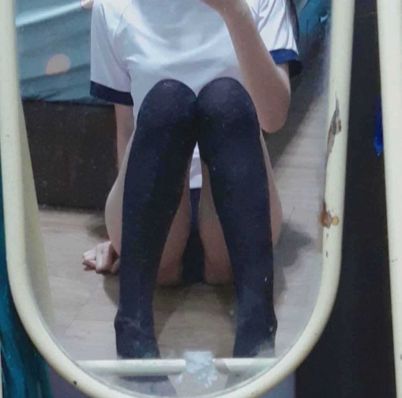 Qua nhà bạn chơi, được chị bạn chăm sóc tận tình